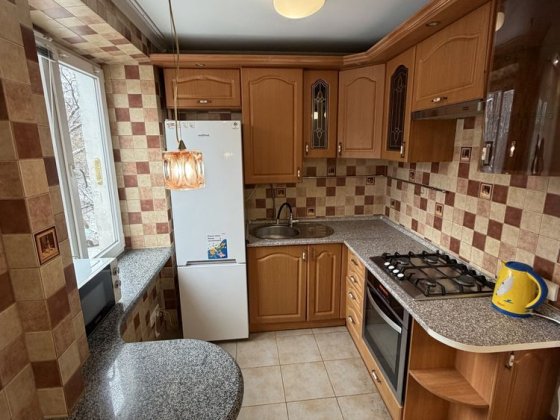 Оренда 2-кімнатної квартири в центрі міста, вул. Перемоги.