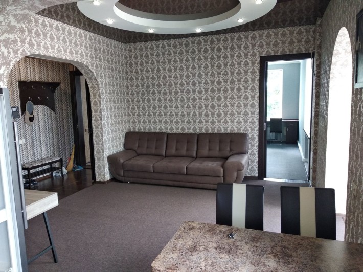 3-х комнатная в центре на Бульваре. Хозяин! - фото 1