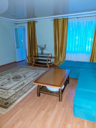 Простора квартира в центрі (100м від площі) Окремий вхід з пандусом - фото 1