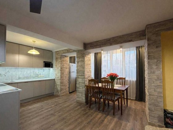 м.Шулявська, 75м2, Олекси Тихого 23, низький поверх Київ