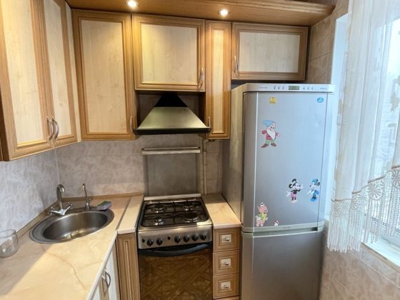 Оренда 2-кім  кв в центрі вул. Небесноі Сотні. Можна доя військових