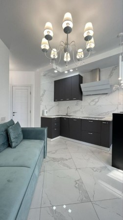 Оренда дуже гарної 2 к кв в новобудові. ЖК Парус Смарт.. - фото 1