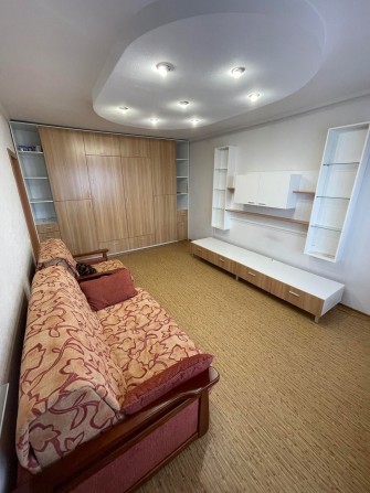 Сдам просторную 1-ком квартиру Тополь 3 - фото 1