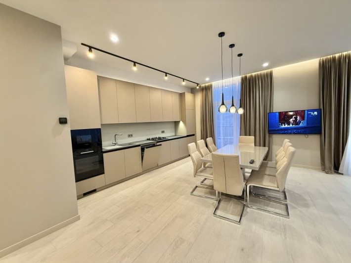 Оренда пентхаузу на Чорновола в новобудові Авалон - фото 1