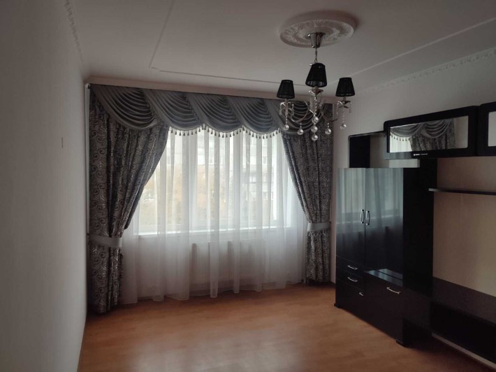 Сдам в довгострокову оренду 3 кім. квартиру - фото 1