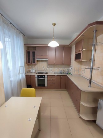 Оренда євро 1-к на Подолі у сучасному будинку, Почайнинська 25/49. - фото 1