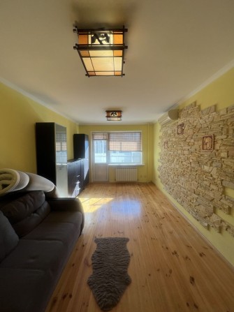 Оренда 2 кімнатної з автономним опаленням та меблями - фото 1