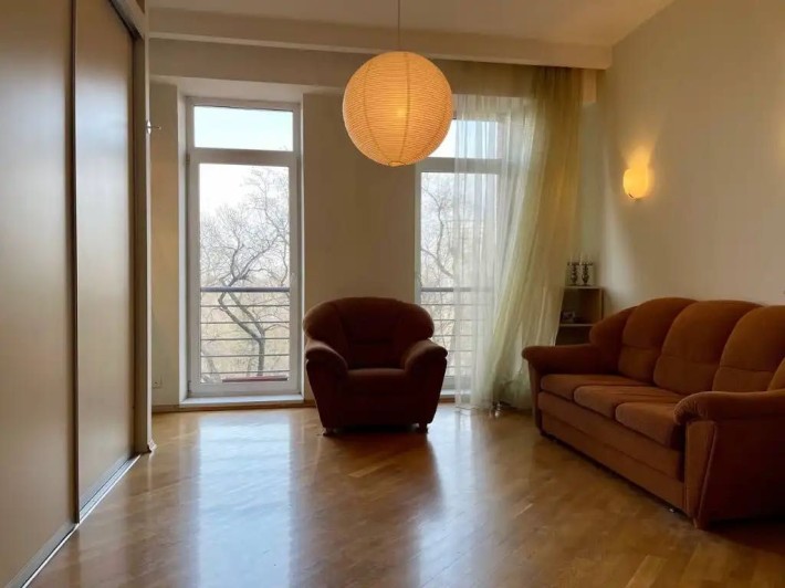 Сдам просторную 2к квартиру ЖК Парковый парк Глобы ул. Староказацкая - фото 1