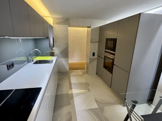 Оренда 2 кімнатної квартири 100 квадратних мерів Чорноволла 67б Львов