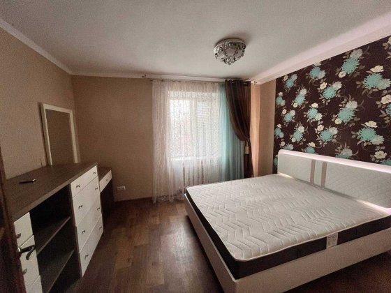 Вільна 3-кімнатна квартира по вул Космонавтів/вул Електронна