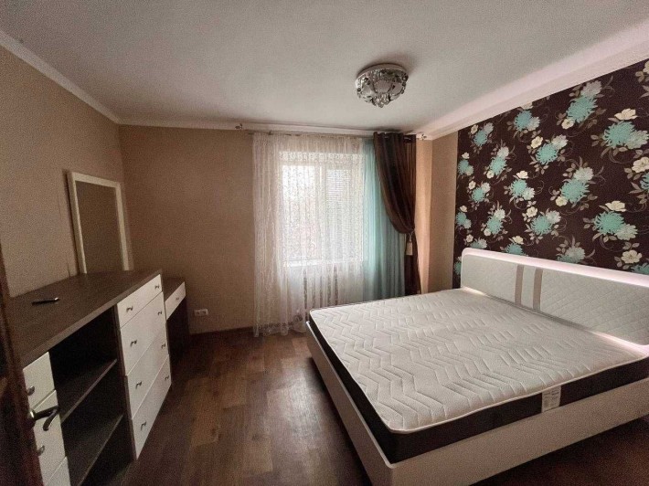 Вільна 3-кімнатна квартира по вул Космонавтів/вул Електронна - фото 1