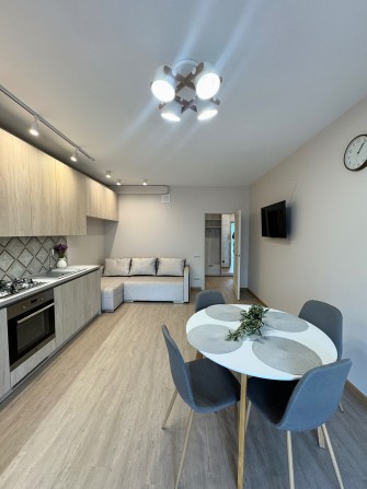 Оренда 2 кім. квартири + кухня-студія ЖК Софіївка вул. Угорська 12 - фото 1