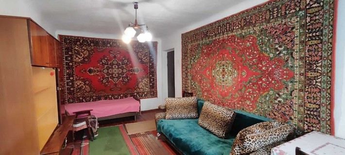 Двокімнатна квартира в центрі міста з меблями та побутовою технікою - фото 1