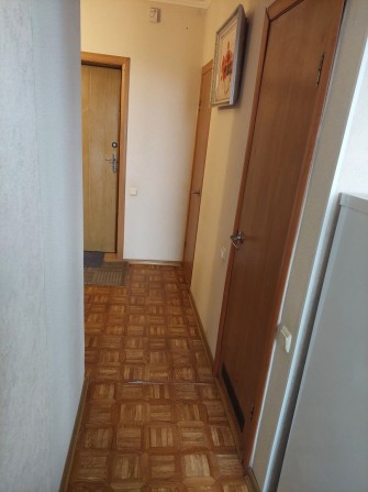 Сдаю 2х комнатную квартиру в Октябрьском. - фото 1