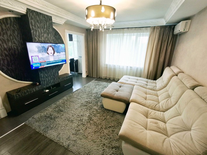 Оренда квартири в Центрі, 3к 70м2 Лесі Українки 5 метро Кловська, газ! - фото 1