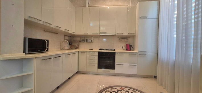 Без% 3-кім Хрещатик,15 Пасаж Печерський р-н самий центр міста. - фото 1