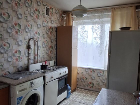 Здається 3 кімнатна квартира на Площі Перемоги