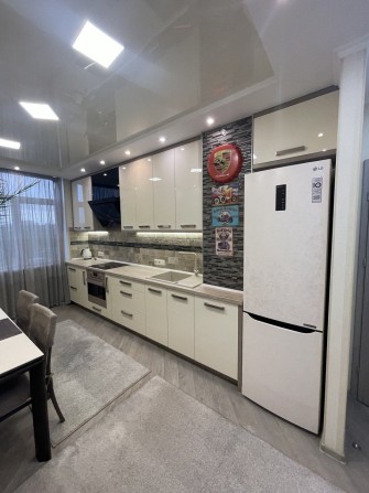 Сдам квартиру в ЖК "Нагорный", ул. Дюковская 5. Центр. Гардеробная - фото 1