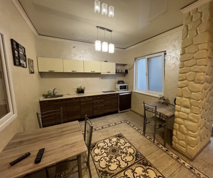 Оренда 2 кімнатної квартири в центрі вул. Соборна/Маріупольська. - фото 1