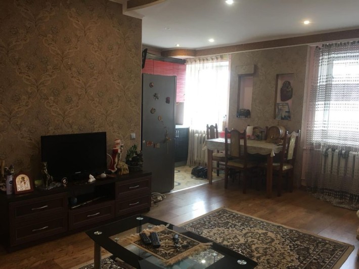 Оренда 2 кім. квартири по вул. Окружна. - фото 1