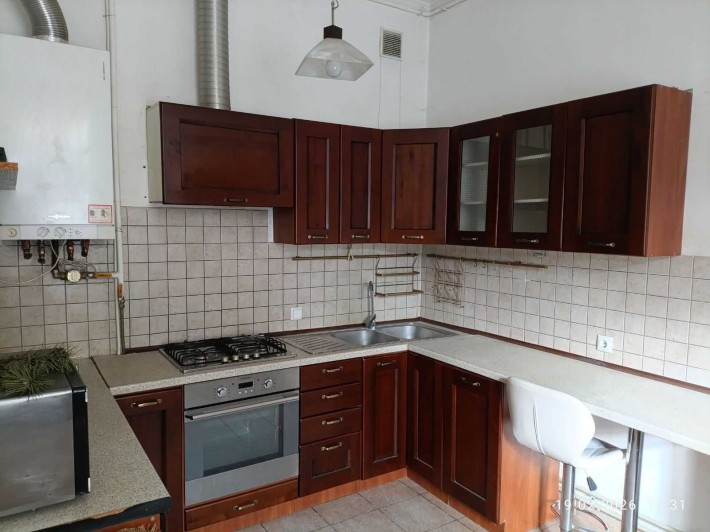 Здам 1 кімнатну студію в центрі Львова. вул..Пекарська. - фото 1