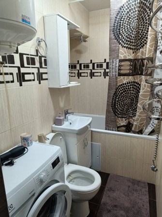 Сдам помесячно 1к.Смарт квартиру с евро ремонтом.Можно на 1- 2 мес - фото 1