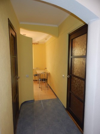 Власник. Одеська. Гарна велика 1 к. квартира - фото 1