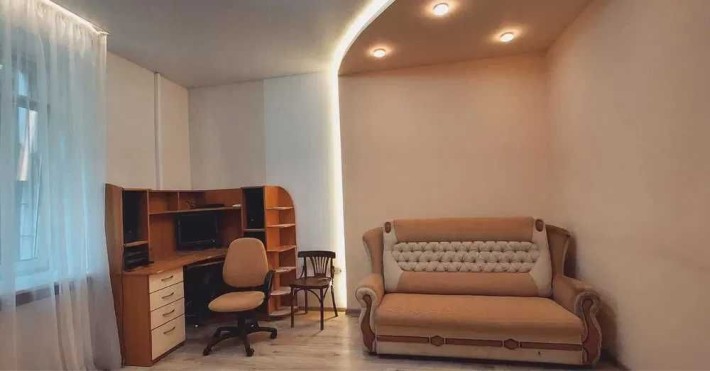 Сдам 2 комн!Центр 10мин!Косметический ремонт! - фото 1