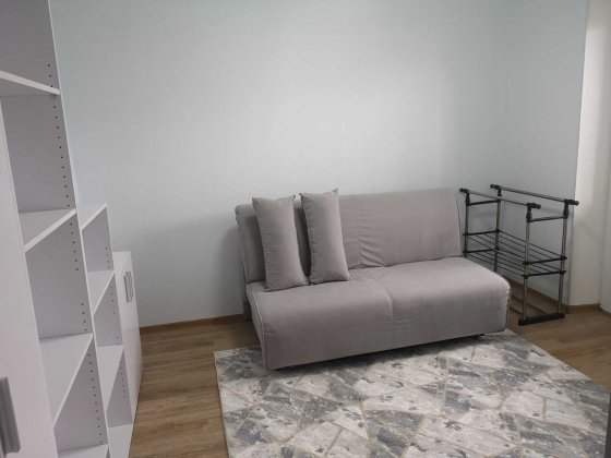 Найближча станція метро Святошин, б-р Жуля Верна, 6/10 Київ