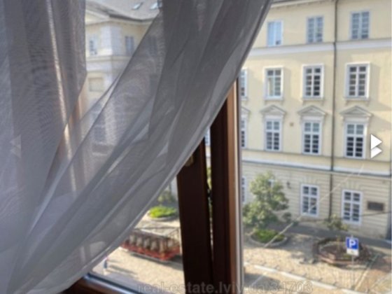 Оренда 2 кім квартири на площі Ринок Львов