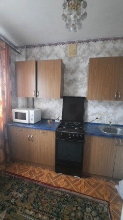 Сдаю срочно 1к.кв  И.Бедзая(Чкалова)- 3слободская,для 1-2 женщин,3этаж - фото 1