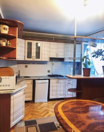 Сдается 4к.квартира- студия.ЦЕНТР ГОРОДА! Закрытый двор.Гараж. - фото 1