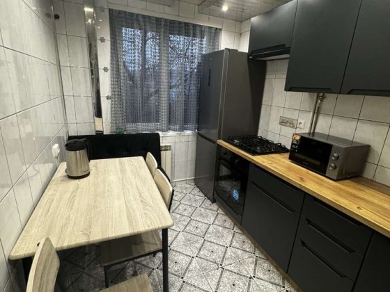 Сдам 4 комнатную квартиру на Победе-6! Дніпро