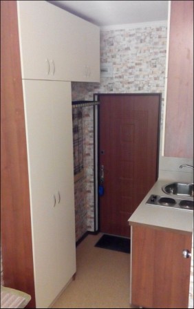 Сдам квартиру гостинку со своим санузлом на ХТЗ возле класса - фото 1