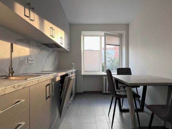 Довготривала оренда 3кімнатної квартири пр. Чорновола /Арсен Львов