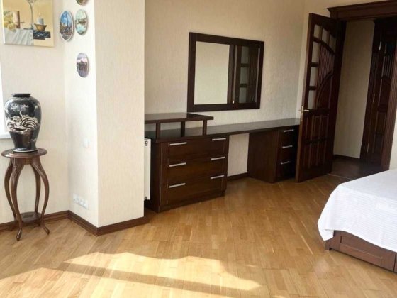 Сдам 3-комнатную квартиру в центре, ул. Мариупольская.т1