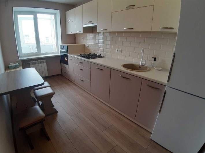 Здаю 3 кім кв  Ліски  АТБ  меблі техніка інтернет - фото 1