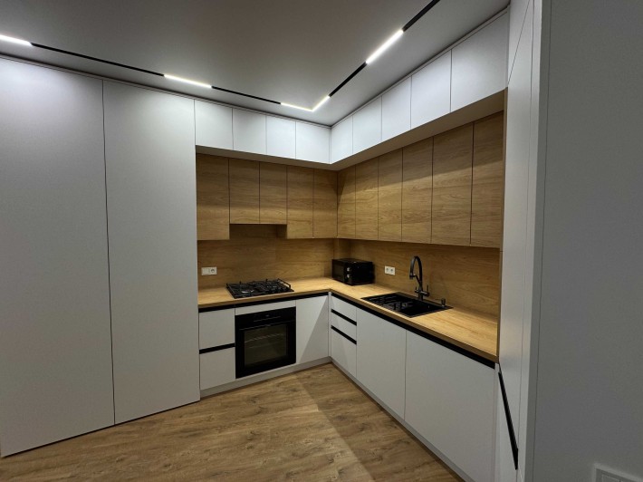 Оренда 2 кімнатної квартири + кухня студія по вулиці Пасічна - фото 1