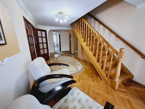 Оренда 5 кімнатної квартири, вул. Щурата 18. Автономне опалення: двохф Львов