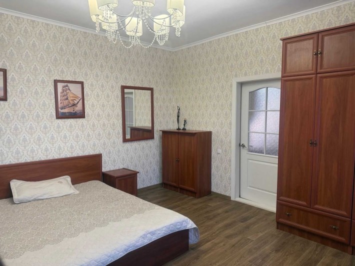 Сдаю большую 2 ком.кв-ру 55 кв.м. свой  двор, сад.  Ав. отопл.Ремонт. - фото 1