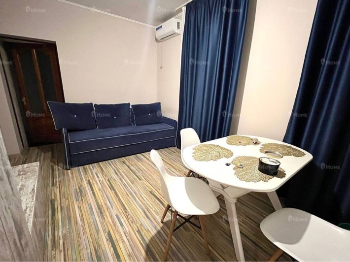 Двухкомнатная квартира в центре. ТРЦ Никольский - фото 1