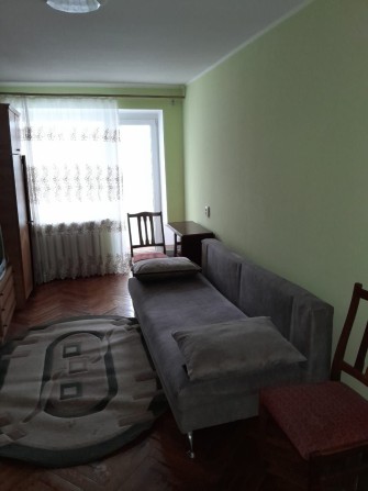 Судам 1 квартиру в Немышлянском р-не ул.Туркистанская, на 1м эт ц4000 - фото 1