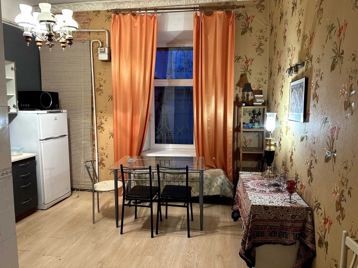 Аренда от хозяина! Сдается просторная 3комн.кв  в центре  ! - фото 1