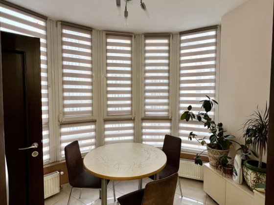 Ближній цетр вул.Юнаківа поруч такі жк,як Шоколад та Семицвіт Львов