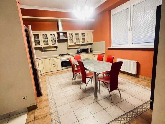 Оренда квартири в центрі на вул. Валова Львов