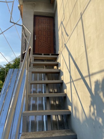 Сдам квартиру в частном доме - фото 1