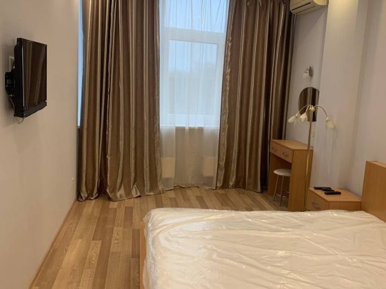 Сдам однокомнатную на Таирова,2эт,гардеробная,первая аренда. Одеса