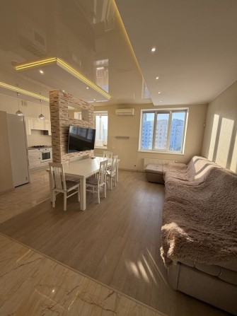 Оренда 4 кімнатноі квартири Перемоги , 66о - фото 1