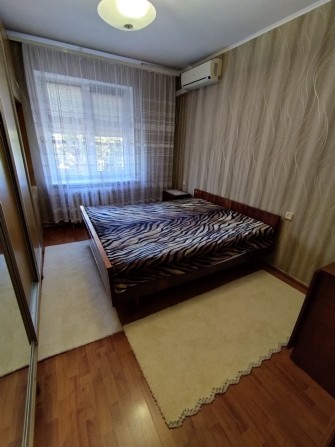 Сдам 2 х ком квартиру на Королева - фото 1