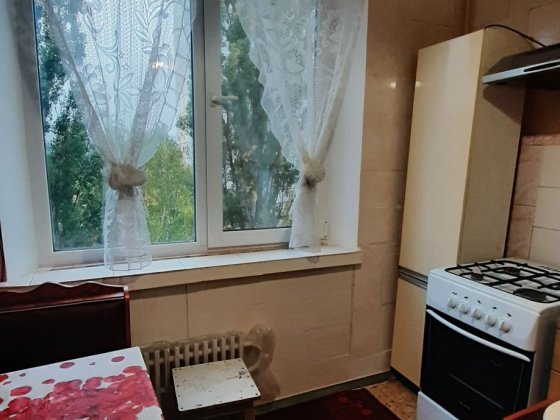 Сдам теплую  1 комн. кв.  Алексеевка Победы газ, без оплаты коммуналки Харків